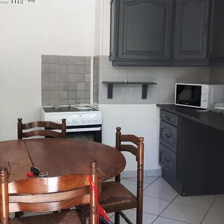 F4 Dans Maison Au Calme Pres Du Centre De En Champagne Apartment